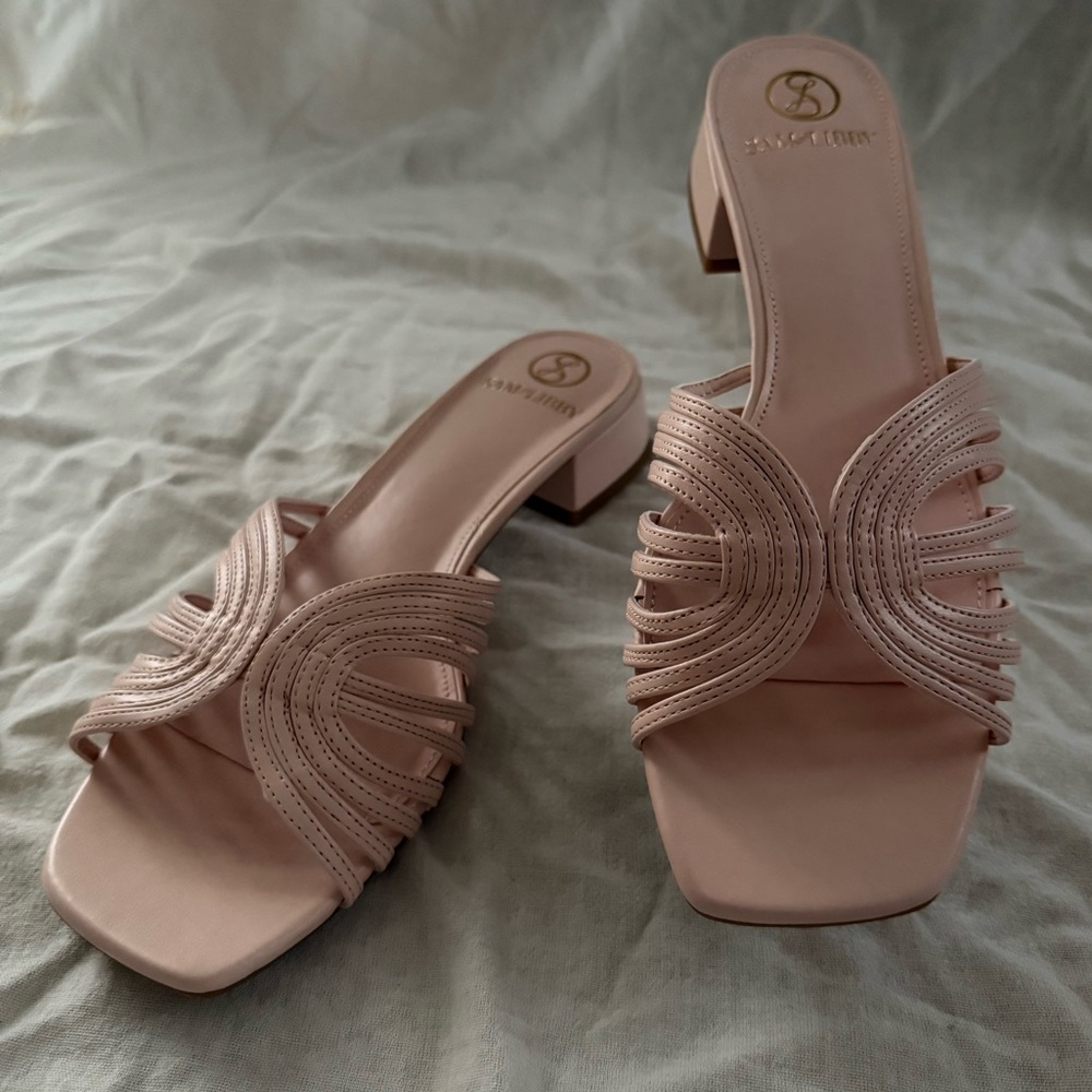 Sam & Libby Light Pink Sandal Size 9